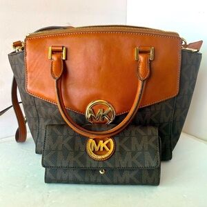 Michael Kors 2PC NWOT Large Hudson Jet Set Signature Bag with Matching Wallet